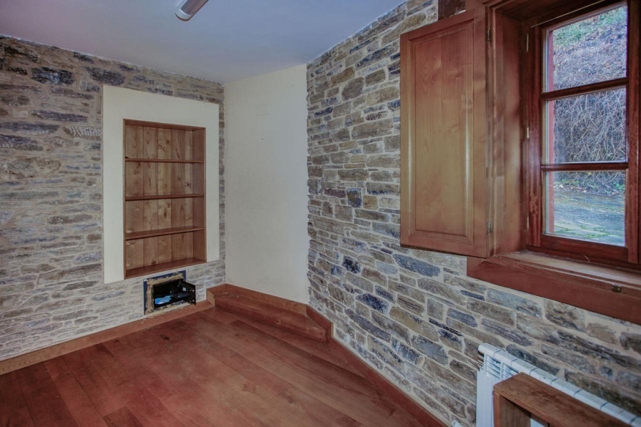 EDIFICIO A LA VENTA EN VEGA DE VALCARCE - Image 12