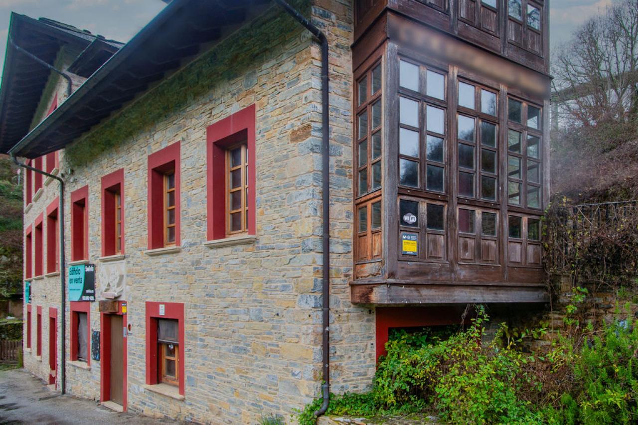 EDIFICIO A LA VENTA EN VEGA DE VALCARCE - Image 3