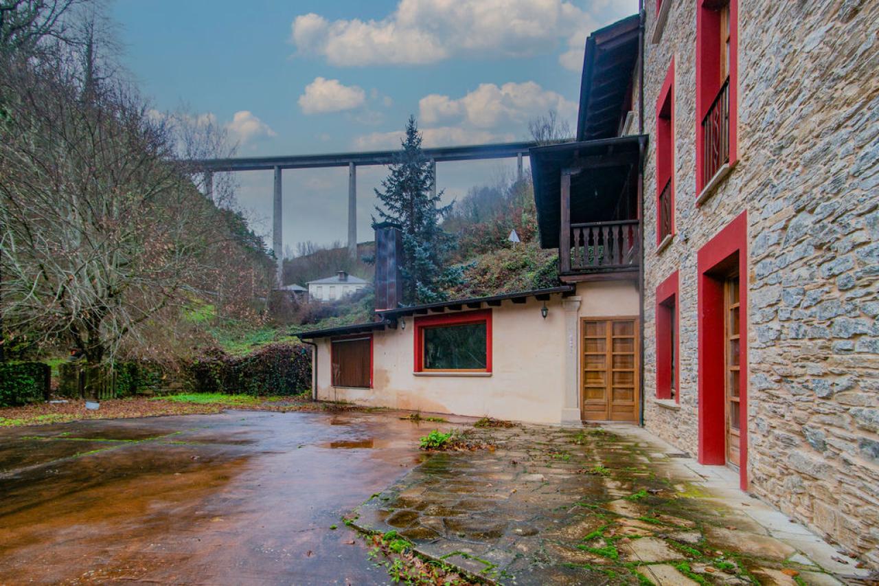 EDIFICIO A LA VENTA EN VEGA DE VALCARCE - Image 4