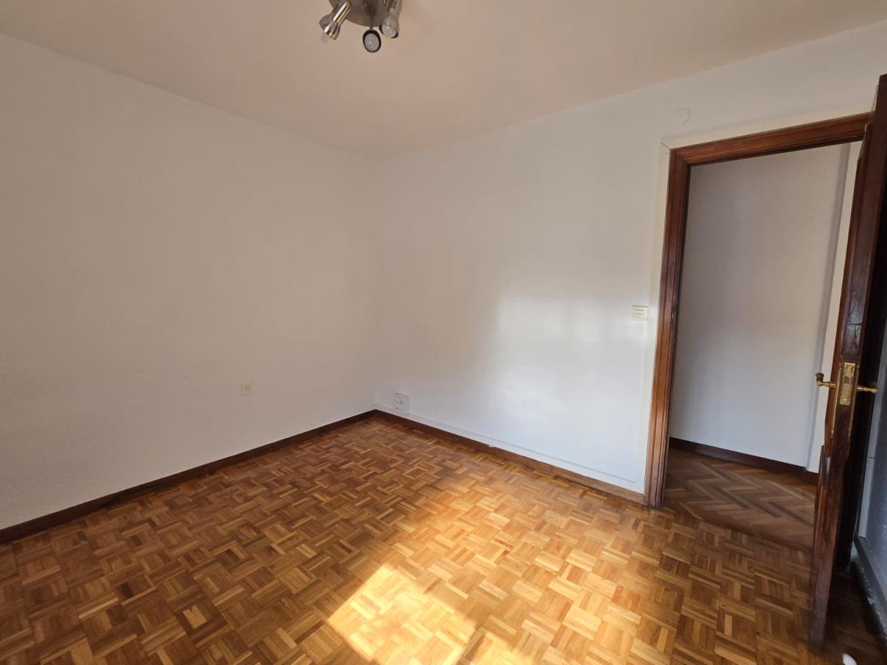 VENTA DE PISO EN ALCALDE MIGUEL CASTAÑO, LEON - Image 9