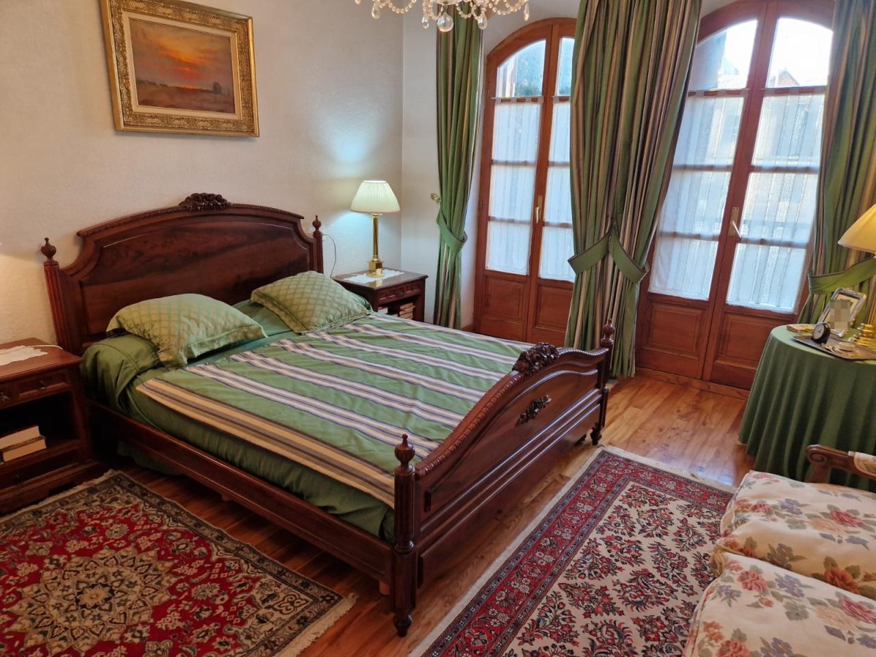 VENTA DE UNA CASA CON ASCENSOR EN BENAVENTE - Image 12