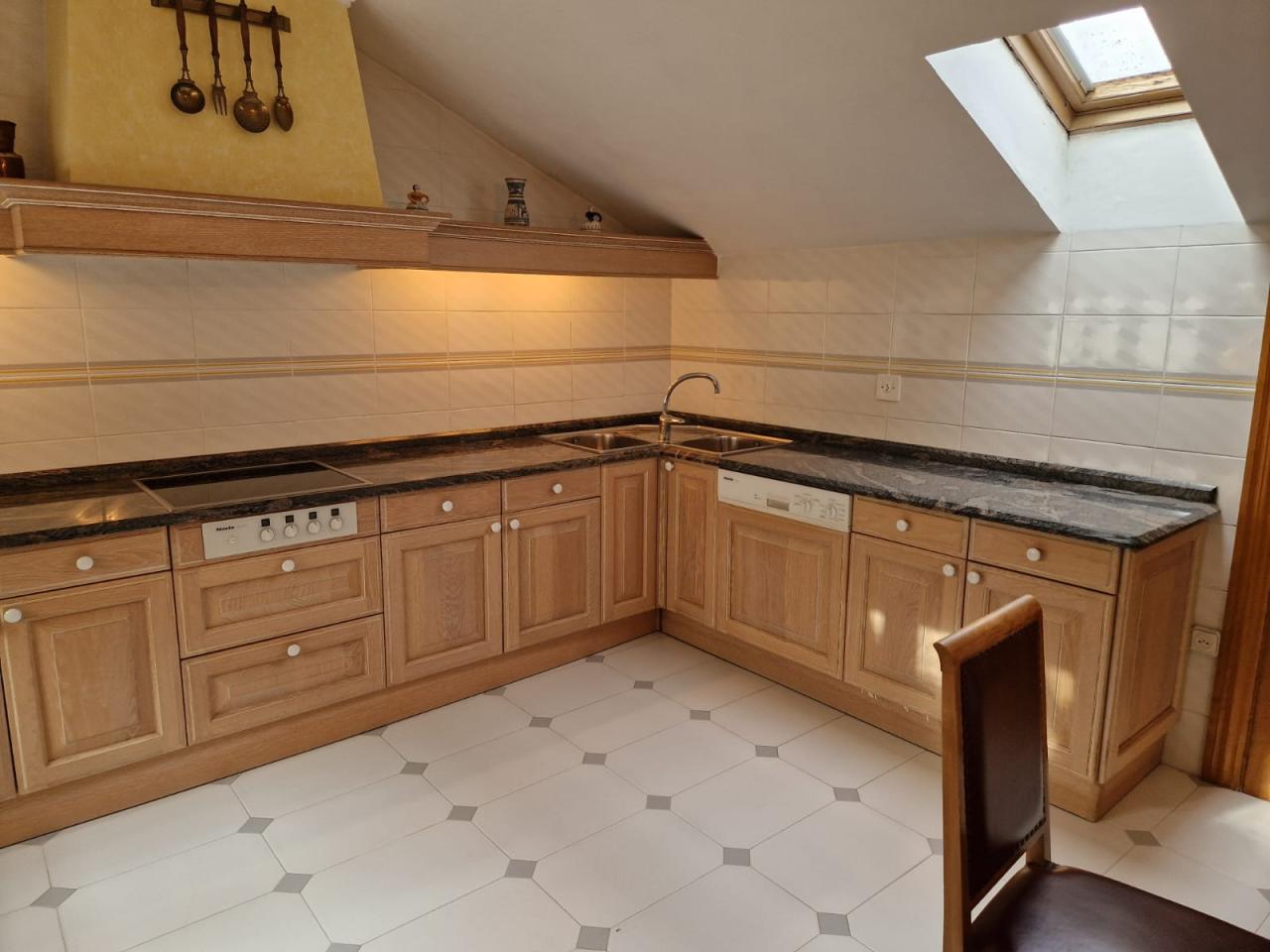 VENTA DE UNA CASA CON ASCENSOR EN BENAVENTE - Image 16