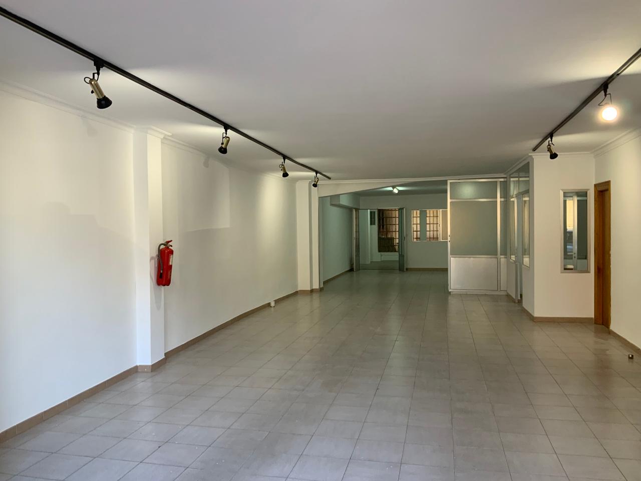 VENTA DE UNA CASA CON ASCENSOR EN BENAVENTE - Image 3