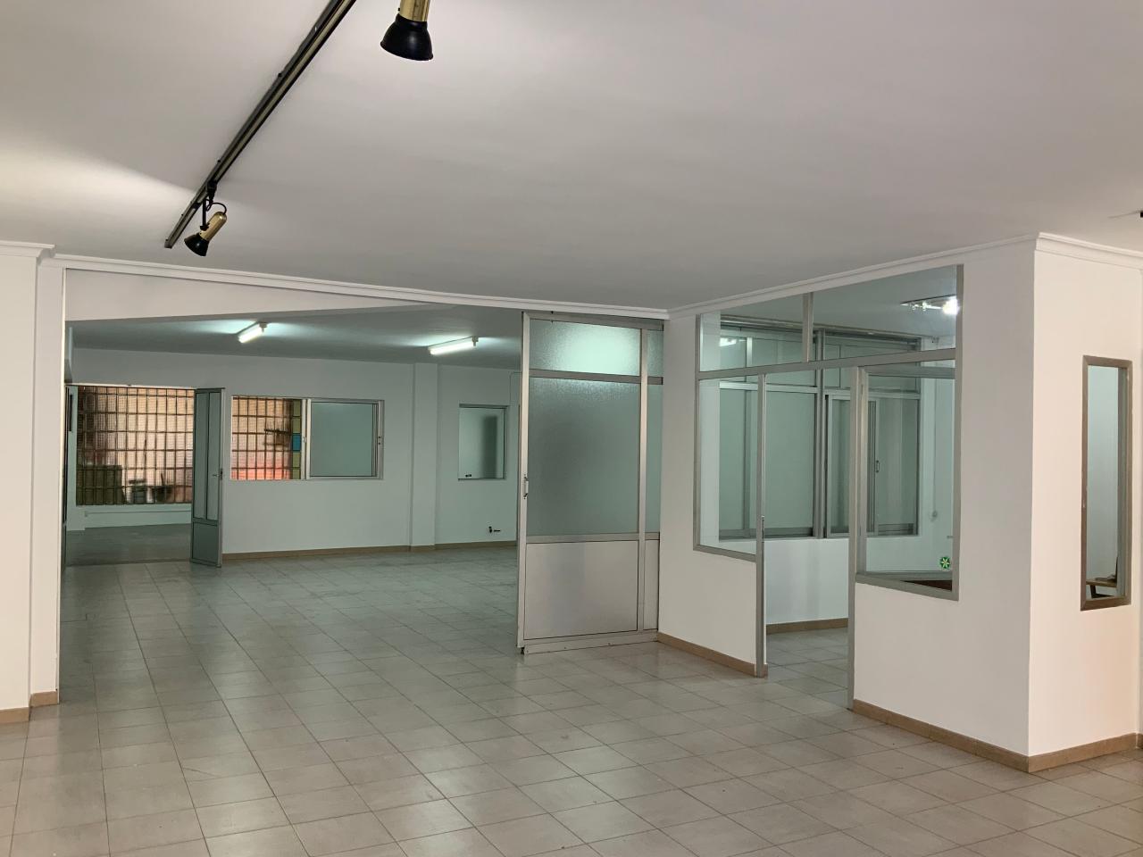 VENTA DE UNA CASA CON ASCENSOR EN BENAVENTE - Image 4