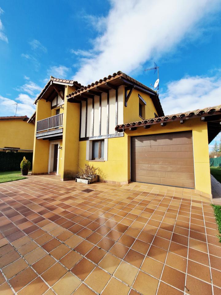 VENTA DE CHALET EN VILLAQUILAMBRE, LEON - Image 47