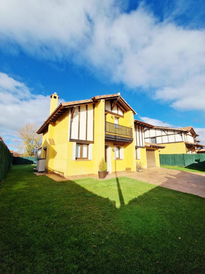 VENTA DE CHALET EN VILLAQUILAMBRE, LEON - Image 49