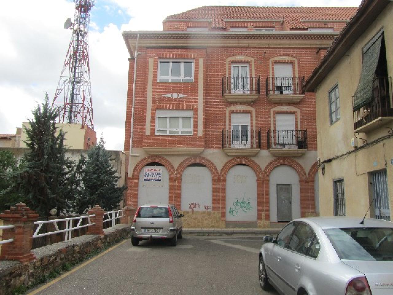 VENTA DE AMPLIO LOCAL EN BENAVENTE - Image 12