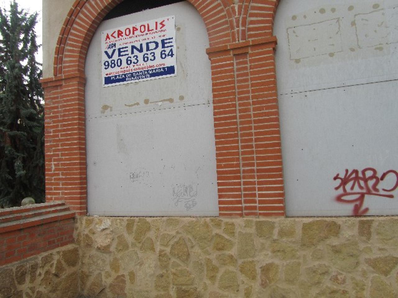 VENTA DE AMPLIO LOCAL EN BENAVENTE - Image 4