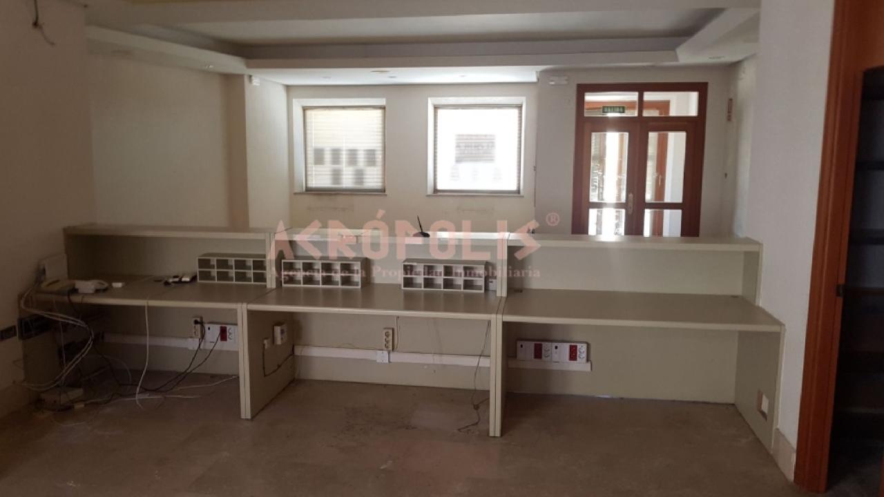 VENTA DE LOCAL COMERCIAL EN VILLARDECIERVOS, ZAMORA - Image 2