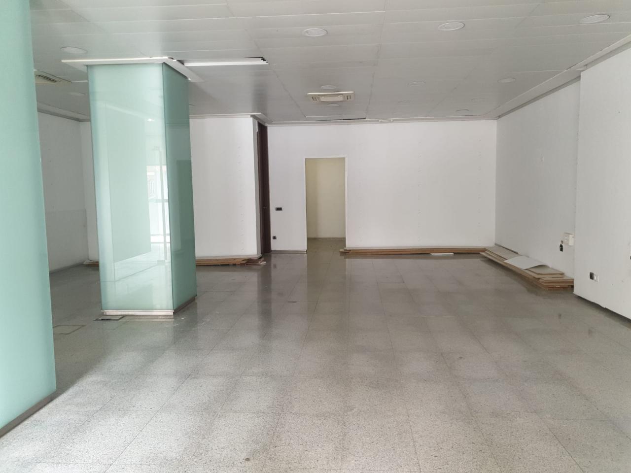 VENTA DE LOCAL EN FERNANDEZ LADREDA, LEON - Image 0