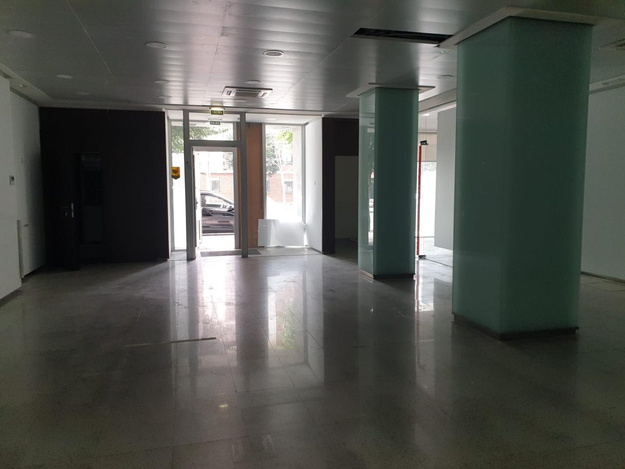 VENTA DE LOCAL EN FERNANDEZ LADREDA, LEON - Image 3