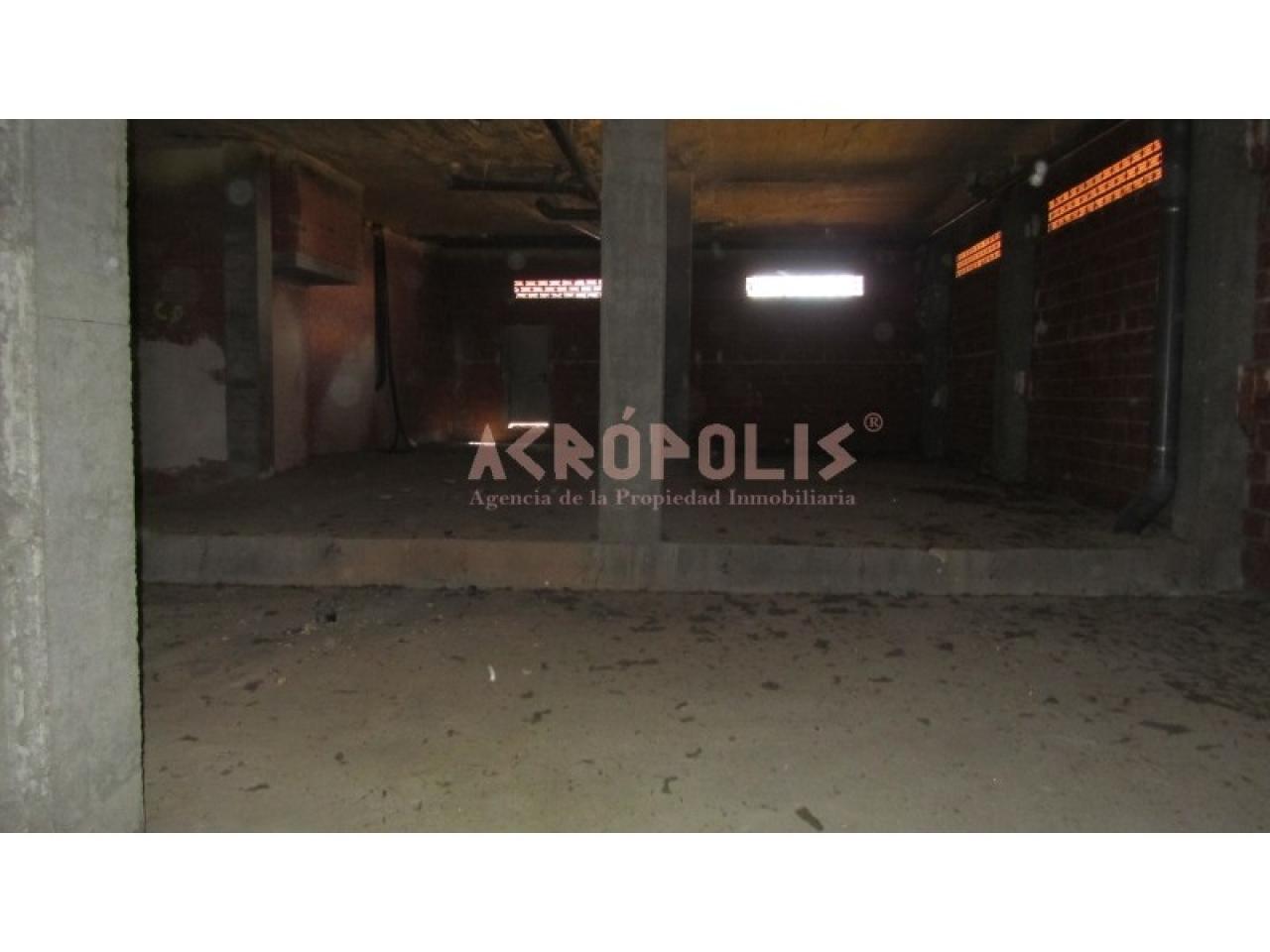 VENTA DE LOCAL EN JOSE AGUADO - Image 1