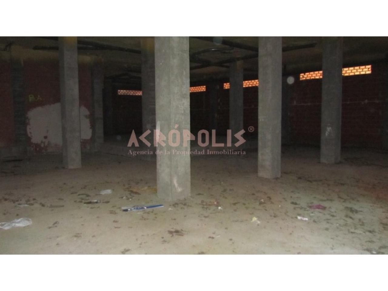 VENTA DE LOCAL EN JOSE AGUADO - Image 4