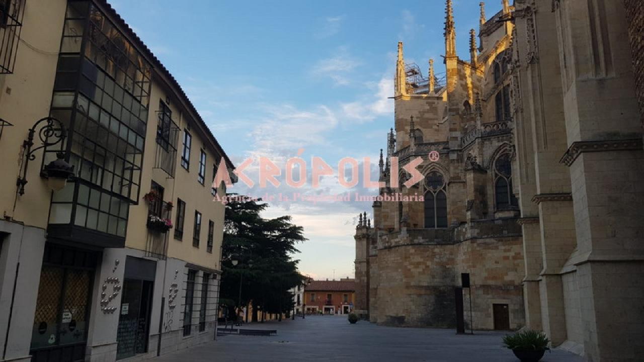 Local en Avenida de los Cubos 2 (San Lorenzo - La Palomera - San Mamés) - Image 3