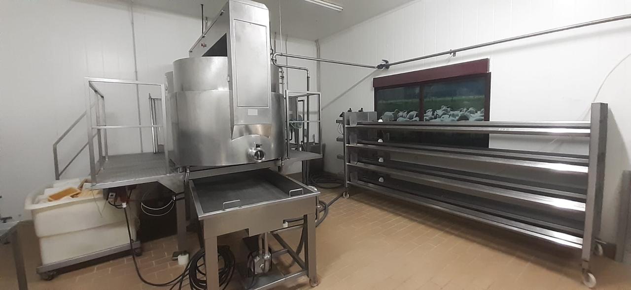 VENTA DE QUESERIA EN SAN CRISTOBAL DE ENTREVIÑAS - Image 0