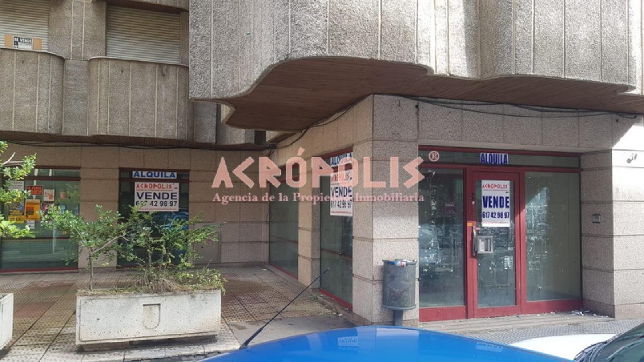 LOCAL EN VENTA EN PADRE ISLA, LEON - Image 0